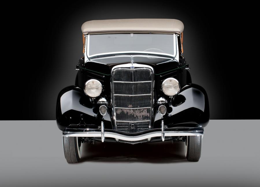  Ford DeLuxe Phaeton 1935 года  (фото 2 из 33)